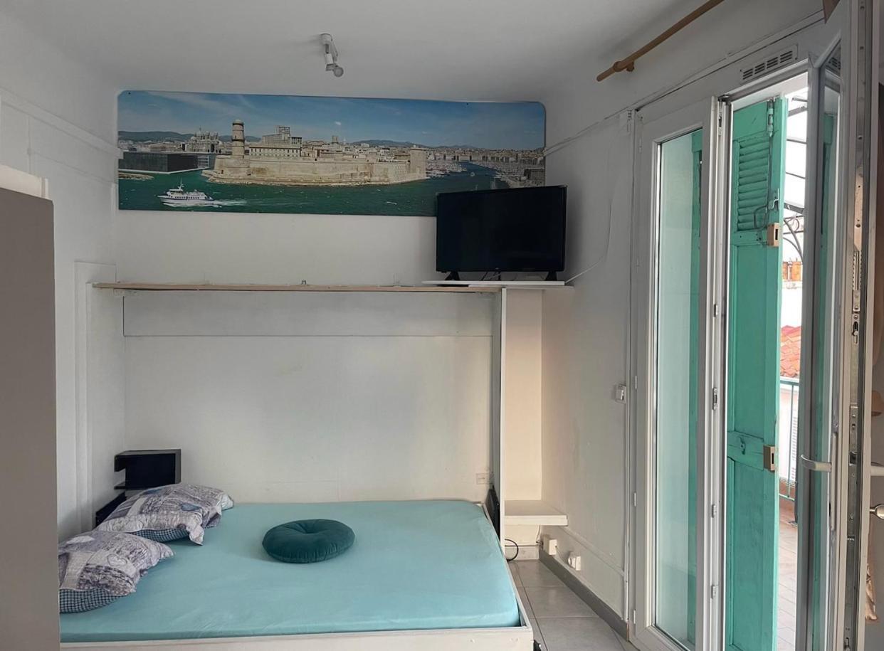 Stud Terras Ville Corniche 2 Pers Stat Gratuit Rue Modif Suivt Possib Et Accord Exclusif Марсель Экстерьер фото